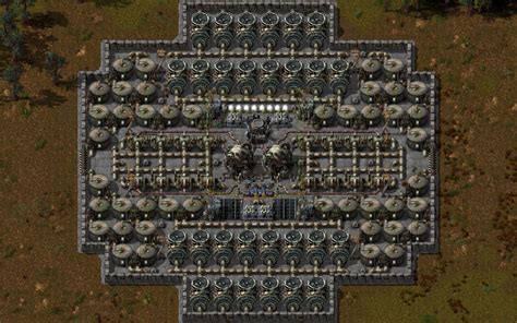 I this setup, the four outside corners have a 50% bonus, and the 4 reactors immediately diagonal-inwards of them have a 100% bonus. The rest have a 75% bonus. The only reason this setup works is because Bob's Adjustable Inserters allows that mass of inserters in the center to service the entire inner ring.