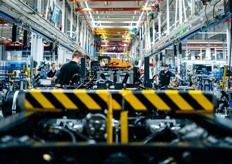 Factory tour Woerth: Mercedes-Benz Trucks,