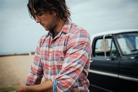 Faherty brand. The best clothes, made from premium fabrics with gotta-feel-it-to-believe-it softness. Family owned. Sustainably-minded. Free shipping over $100. 