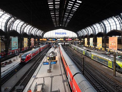 Fahrplan Hauptbahnhof/ZOB, Hamburg - Abfahrt und Ankunft