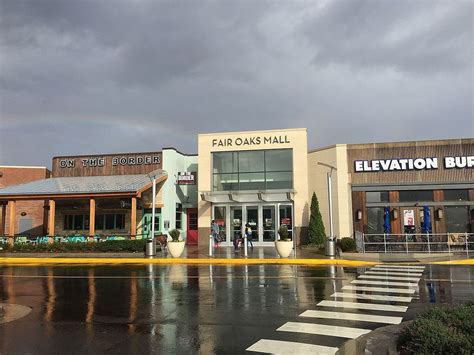  Fair Oaks Mall is the preferred retail destination, offering an upscale mix of stores including Apple, Coach, J.Crew, Michael Kors, and XXI Forever. Fair Oaks Mall features nearly 200 speciality stores, services and restaurants as well as Macy's, Lord & Taylor, Sears and JCPenney. 