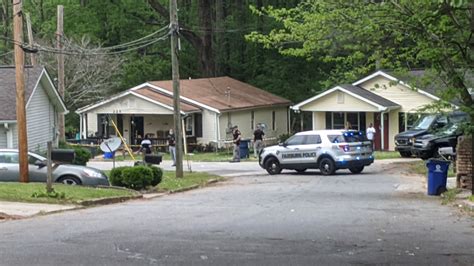 FAIRBURN, Ga. — A fiery crash ended a chase in a Fairburn neighborhood where police are investigating multiple shootings. According to the Fairburn Police Department, on Sunday around 6:30 a.m .... 