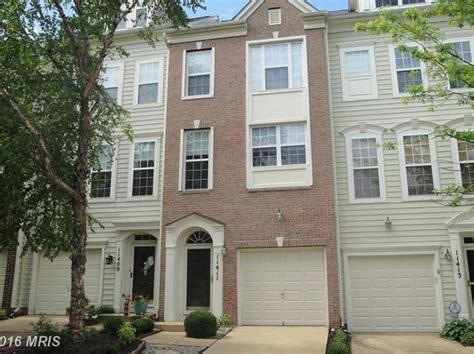 Fairfax townhomes for rent. Townhouse for Rent. $3,200 per month. 3 Beds. 3.5 Baths. 9311 Marycrest St, Fairfax, VA 22031. Bright & Spacious 3 Level Townhome available for immediate occupancy! Conveniently located on minutes from Vienna Metro (Orange line), 66, 29, & 50 makes commuting to DC, Arlington, Alexandria & Tysons a Breeze! 