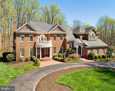 Fairfax virginia homes for sale. New construction homes for sale in Fairfax, VA have a median listing home price of $797,450. There are 32 new construction homes for sale in Fairfax, VA, which spend an average of 26 days on the ... 
