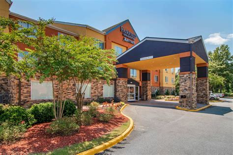 FAIRFIELD INN BY MARRIOTT SUITES MACON in Macon located at 4035 Sheraton Drive. ... The preferred airport for Fairfield Inn by Marriott Suites Macon is Macon, GA (MCN-Middle Georgia Regional) - 26.6 km / 16.5 mi . James 7 /10. Good Good Mark 2 /10. Poor Pros: Overall the hotel was clean..