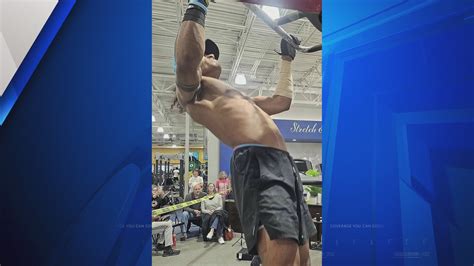 Fairview Heights man, 19, sets new world record for pull-ups