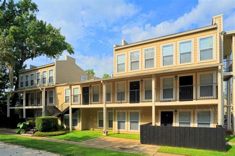 Fairway View Apartments - Baton Rouge, LA 70808