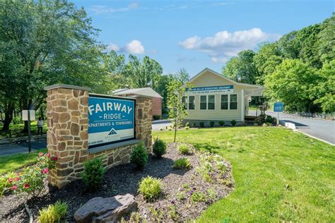 Fairway ridge apartments and townhomes. Contact Us. 475.224.4716. Townhouse living at affordable prices. Private entrances with patio areas and modern amenities right outside your door. Conveniently located minutes from 1-91 and 1-95, and minutes away from downtown New Haven, golf, the shoreline, and shopping centers. 