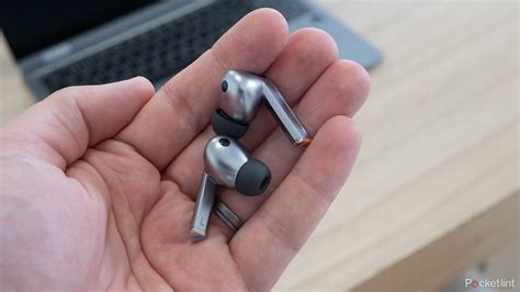 Fake Samsung Galaxy Buds 3