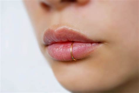Fake lip ring. Oct 6, 2021 · This item: Fake Lip Hoop Piercing Clip On Lip Cuff - 20 Gauge Non Piercing 14k Gold Filled Faux Lip Ring - Lip Ring Handmade Piercing Jewelry - Hypoallergenic False Lip Hoop $9.99 $ 9 . 99 Get it as soon as Friday, Sep 15 