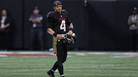 Falcons’ Smith shaves mustache in sleepless night but keeps Heinicke as starting QB