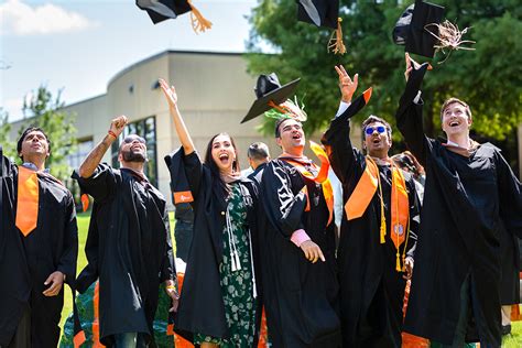 Commencement Program for the first annual Valencia College Fall Commencement Ceremony on December 13, 2022. | Valencia College. 