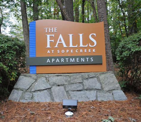 Falls at sope creek. Find one, two, or three-bedroom apartments in East Marietta, Georgia, near I-75 and I-285. Enjoy amenities like swimming pools, fitness center, pet park, and more. 