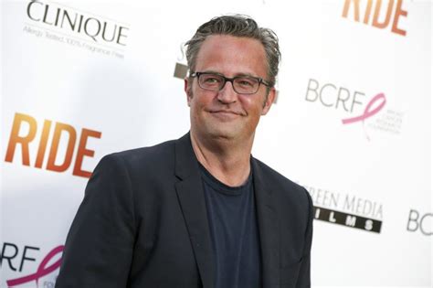 Family, friends, co-stars react to Matthew Perry's sudden death
