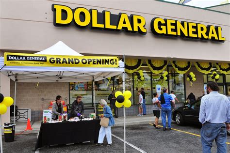 Discount retailers Dollar Tree, Inc. and Family Dollar Stores, Inc. agreed to sell 330 Family Dollar stores to a private equity firm, Sycamore Partners, .... Family dollar and dollar general