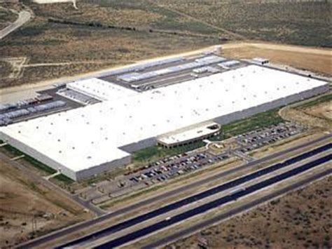 Family Dollar Distribution Center in St. George, UT Opened in 2013 at approximately 832,000 square feet, Family Dollar's St. George, UT Distribution Center services stores in Idaho, Wyoming, Nebraska, Colorado, New Mexico, Arizona, California, Nevada, and Utah.. 
