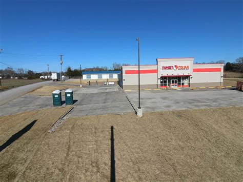 Welcome to Family Dollar at Bolivar. FAMILY DOLLAR #2850. Will open at 8:00 AM. 605 W Market Street. Bolivar, TN 38008-2240. Get Directions. 731-203-6129.. 