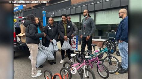 Family of Roderick Jackson deliver gifts to children in Somerville