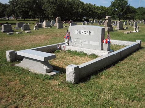 Family plots. Groups of burial plots where many family members, sometimes spanning generations, can be buried alongside one another are called family plots. Families who choose family plots want to keep the family together, even after death. A family plot may simply be a few adjacent plots in a community garden, or those plots may be sectioned …