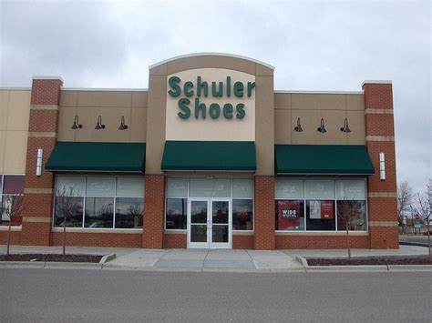 Famous Footwear BURNSVILLE, MN 1090 BURNSVILLE CENTER