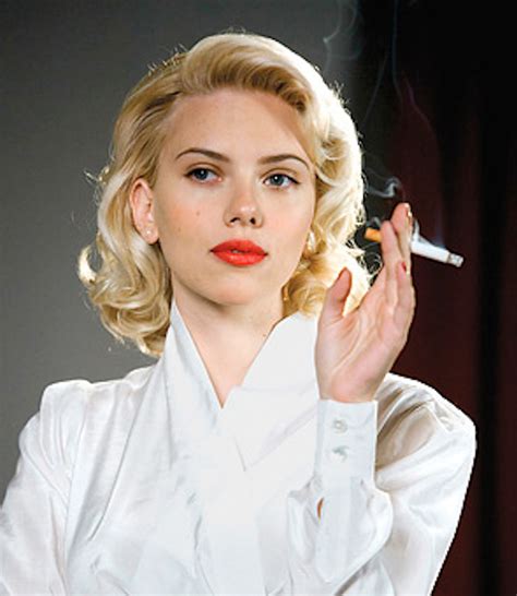 Famous people who smoke cigarettes. Celebrities who have quit smoking. Just like regular people, these stars were addicted to cigarettes. But through different means of therapy, they fought the urge to smoke and quit the nasty habit ... 