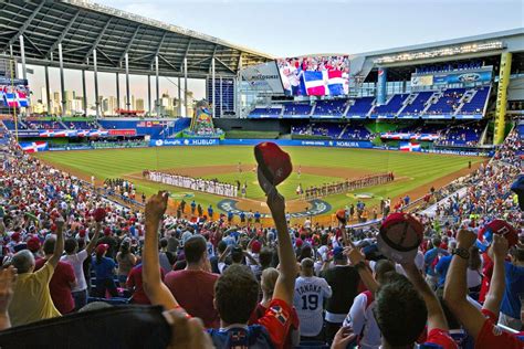 Fans flock to 2023 World Baseball Classic at loanDepot Park