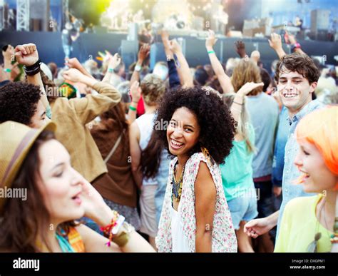 Fans of Dancing on