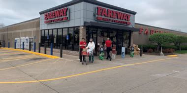 Fareway Stores & Weekly Ad Locator. Fareway is known for our second-to-none meat markets, farm-fresh produce, and the highest level of customer service. We are proud to …. 