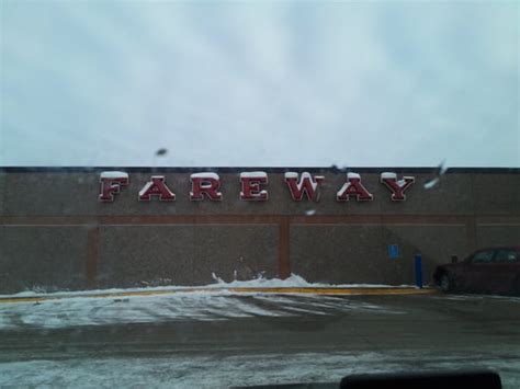  Fareway is known for our second-to-none meat markets, farm-fresh produce, and the highest level of customer service. We are proud to serve a seven-state region in the heart of the Midwest, with more than 130 stores in Iowa, Illinois, Kansas, Minnesota, Missouri, Nebraska, and South Dakota. . 