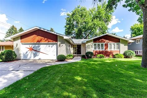 Fargo nd homes for sale. 190. Homes. Sort by. Relevant listings. Brokered by eXp Realty (1525 FGO) new - 19 hours ago. House for sale. $309,900. 4 bed. 2 bath. 2,180 sqft. 6,608 sqft lot. 4875 34th Ave S.... 