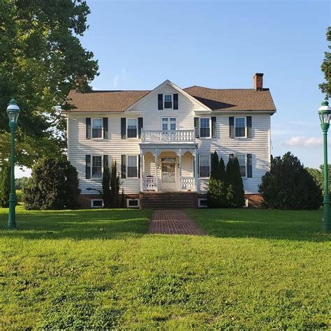 1890 Somerset, Virginia $3,900,000 Frascati: Greek Revival on 62+ Acres A national landmark located on 62.74 ... Search the Country's Most Exquisite Old Houses for Sale. ... Historic Home on 58 Acre Farm. Harrodsburg, Kentucky; $699,000;