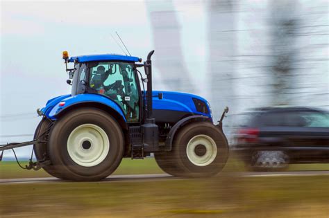 Farm tractor convoy planning drive from Alexandria to Ottawa