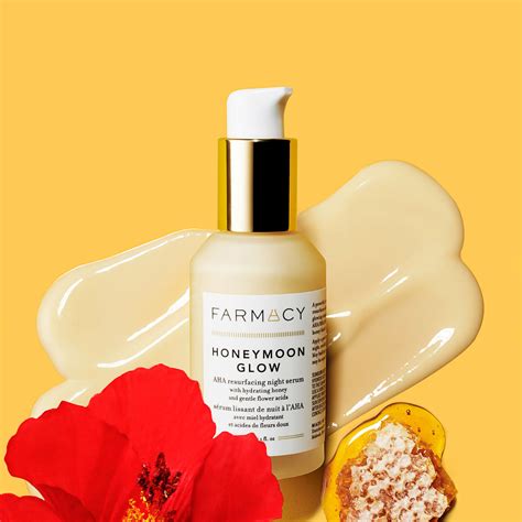 Farmacy beauty. This hydrating skincare set of farm-to-face bestsellers clinically proven to remove all makeup + SPF, brighten dark circles and instantly hydrate for healthy, glowing skin. Kit includes:Green Clean makeup removing cleansing balm 20 ml, 0.7 fl. ozHoney Halo ultra-hydrating ceramide moisturizer 15 ml, 0.5 fl. ozWake Up H. 