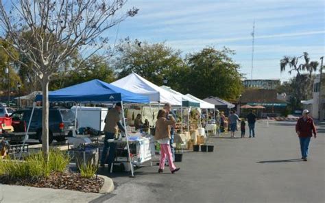 Inverness, FL. Farmers' Markets. Florida is home to many farmers' markets. Pick up farm-fresh goods at these farmers markets around Inverness, FL.. 