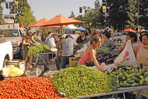 Farmers market open today. Saturdays | May 18th - October 26th | 9am - 1pm | 200 W. Oak St. The Larimer County Farmers' Market is the oldest farmers' market in Northern Colorado. Started in 1975 by volunteer Colorado Master Gardeners, the market today still relies on volunteers to be a success. It supports local growers and is a staple of Old Town Fort Collins. 