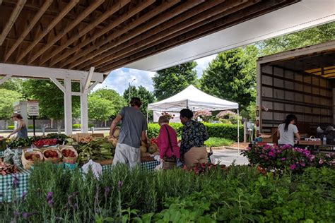 Farmers markets in charlotte. Charlotte Regional Farmers Market. 4.6. 1801 Yorkmont Rd, Charlotte, NC 28217 (704) 357-1269; Website; Hours Open Now Sun 8AM-5PM Mon-Tue Closed Wed-Sat 8AM-5PM. Location. Southwest Charlotte. ... Amazing place to shop in Charlotte. This is simply the best to get your groceries in Charlotte. They have excellent fresh vegetables, milk, meat ... 