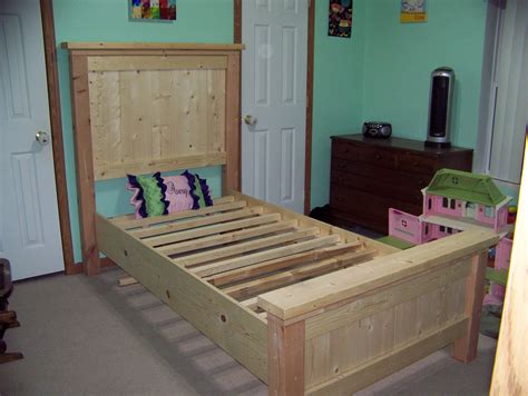 Farmhouse Bed (Twin Size) Ana White