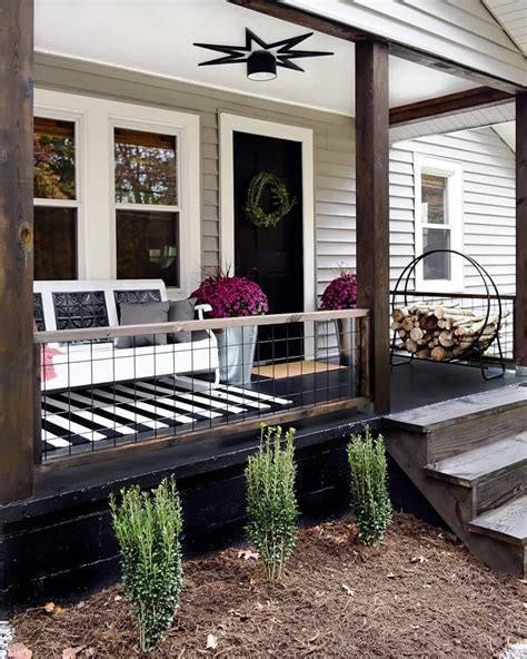 Farmhouse front porch railing ideas. 1 / 11 Courtesy @hasegawahouse/Instagram Wood and Metal Porch Railing Idea This charming porch from @hasegawahouse features a wood and metal porch railing idea that combines traditional and modern style for a fresh look. The DeckoRail Redwood Deck Rail Kit lets you install this railing yourself. 