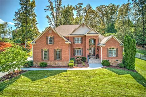 Farragut homes for sale. Nov 2, 2023 · See photos and price history of this 4 bed, 4 bath, 4,430 Sq. Ft. recently sold home located at 404 Augusta National Way, Farragut, TN 37934 that was sold on 02/16/2024 for $795000. 