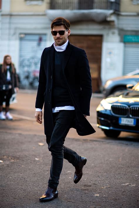 Fashion for males. The most popular outfits in the ’80s truly defined the era. Men would wear anything from suits with turtlenecks, black dress shoes and slicked back hair to ripped jeans with biker jackets, boots, and longer flowing hairstyles. Your profession, interests and lifestyle strongly influenced your attire. 
