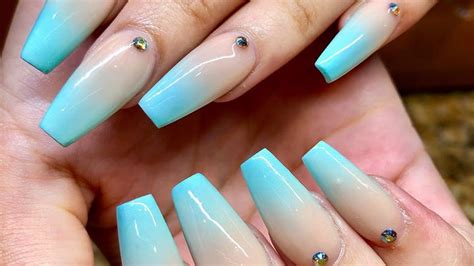 When it comes to self-care, getting your nails done is one of the most relaxing and indulgent experiences you can treat yourself to. However, finding a nail salon that fits your budget can be a challenge.. 