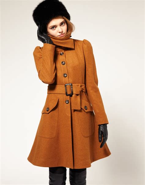 Fashionable winter coats. Jan 3, 2023 · An under-$300, 69-percent-wool coat you won’t regret buying. Available in sizes XS–L. $299 at & Other Stories. Everlane The Gathered Drape Trench. $198. Trench coats can be warm, too, if you’ve mastered the art of layering. Available in sizes 2XS–XL. $198 at Everlane. 