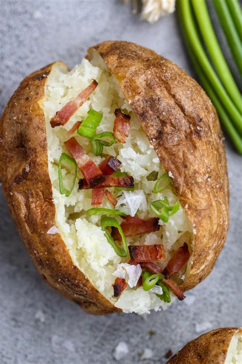 Fast baked potatoe. Dec 11, 2023 · Wendy's. Wendy's. Per Serving (1 order): 270 calories, 0 g fat, 40 mg sodium, 61 g carbs (7 g fiber, 3 g sugar), 7g protein. Wendy's is known as one of the only fast food chains that dishes out baked potatoes. This side has been a staple on its menu since the 1980s when it was first introduced as a healthier alternative to french fries. 