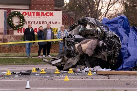 A vehicle driving the wrong way on a Chicago street causes high-speed crash, killing its occupants and injuring 16, police say By Chris Boyette , CNN Updated 12:34 PM EST, Thu November 24, 2022. 