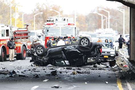 Fatal car accident in the bronx yesterday. The stunning aftermath of an early morning deadly crash outside the front gates of Yankee Stadium left pieces of twisted metal and debris thrown about in the Bronx. Police say that just after 5 a ... 