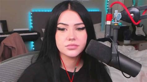 Faze kalei leak. FaZe Clan’s newest member, KaleiRenay, is blaming angry fans for mass reporting her on TikTok and getting her banned. On June 3, Kalei shocked the world by announcing she had joined FaZe in a ... 