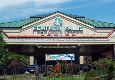 Feather falls casino & lodge. Feather Falls Casino & Lodge is a Native American casino in Oroville, California and is open daily 24 hours. The casino's 118,112 square foot gaming space features 850 … 