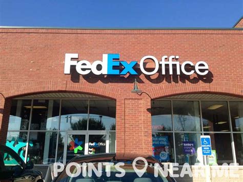 Federal express shipping office. Streamlined simple shipping. Pay with a credit card, no account required. 