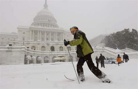 Federal forecasters predict warm, wet US winter but less snow because of El Nino, climate change