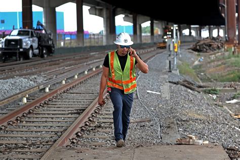 Federal officials warn MBTA to address worker safety issues